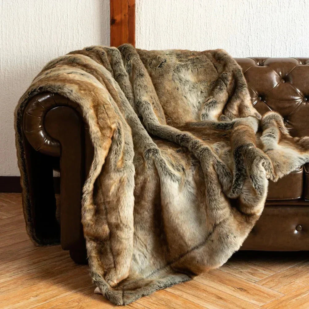 Pluszowy Koc z Sztucznego Futra – Elegancka i Przytulna Dekoracja Wnętrz