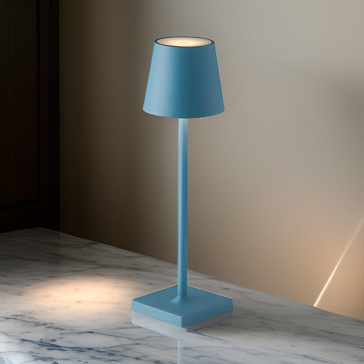 Ładowalna lampa stołowa
