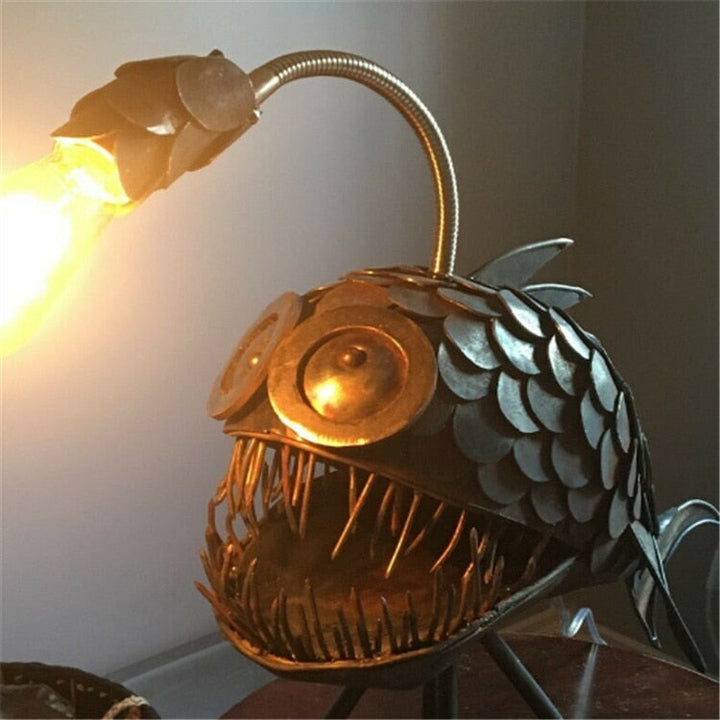 Lampka LED Royallure Angler Fish – Nocna lampka USB do ekscentrycznego wystroju wnętrz