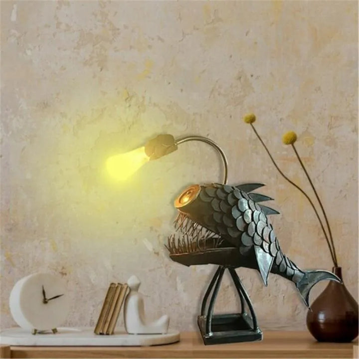Lampka LED Royallure Angler Fish – Nocna lampka USB do ekscentrycznego wystroju wnętrz