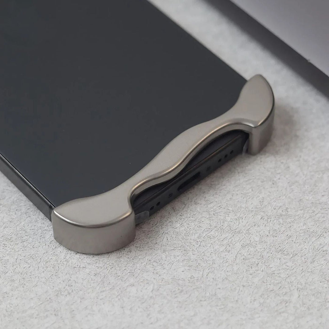 Etui na telefon komórkowy o smukłym minimalistycznym designie