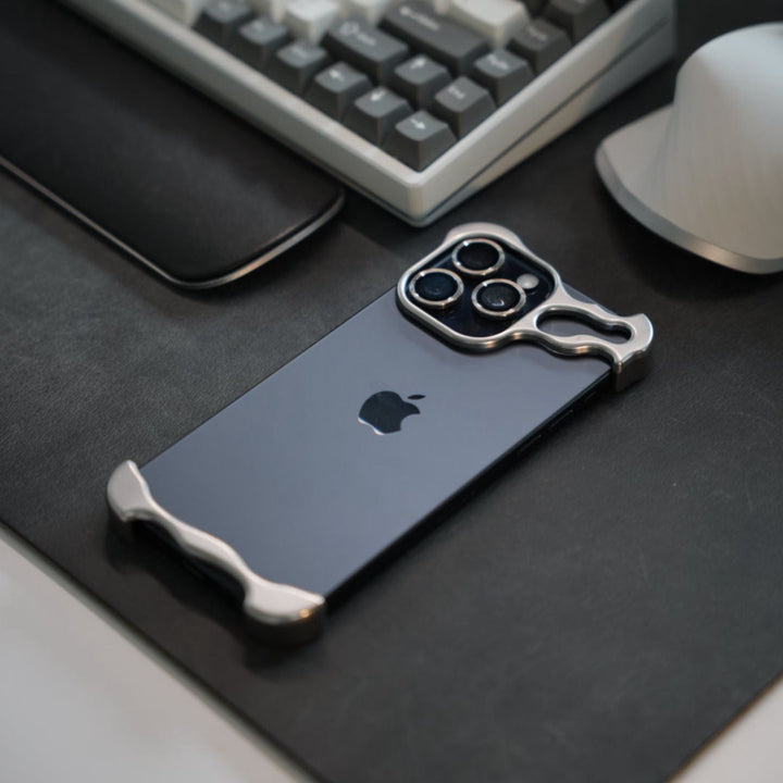Etui na telefon komórkowy o smukłym minimalistycznym designie