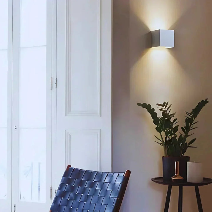 Lampa Ścienna Czarna Aluminium Regulowana Kostka LED