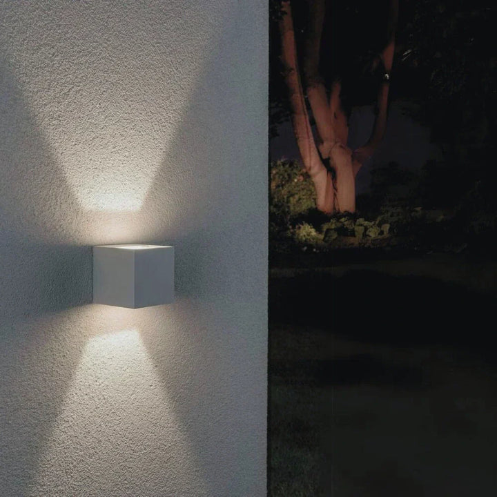 Lampa Ścienna Czarna Aluminium Regulowana Kostka LED