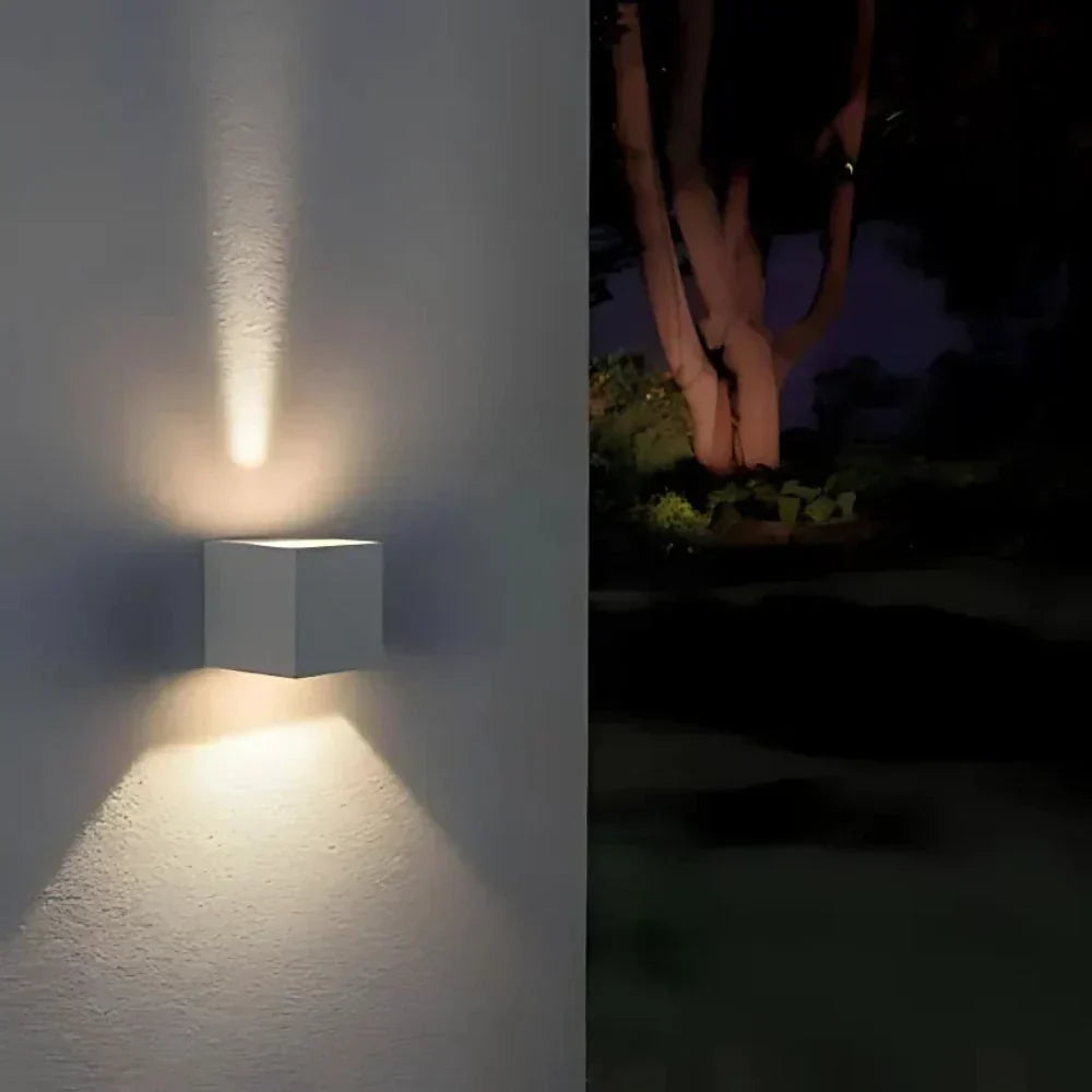 Lampa Ścienna Czarna Aluminium Regulowana Kostka LED