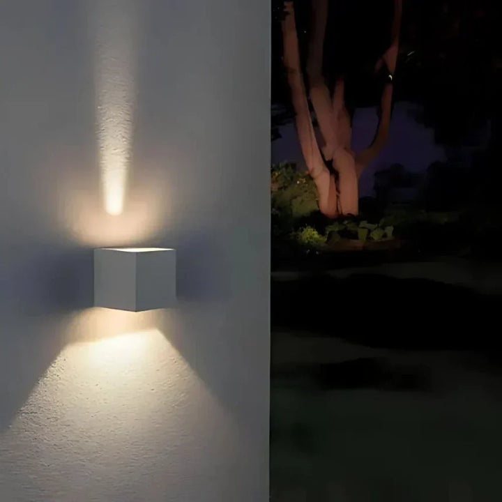 Lampa Ścienna Czarna Aluminium Regulowana Kostka LED