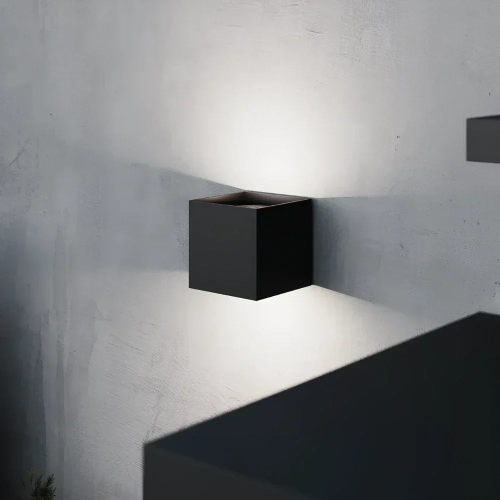Lampa Ścienna Czarna Aluminium Regulowana Kostka LED