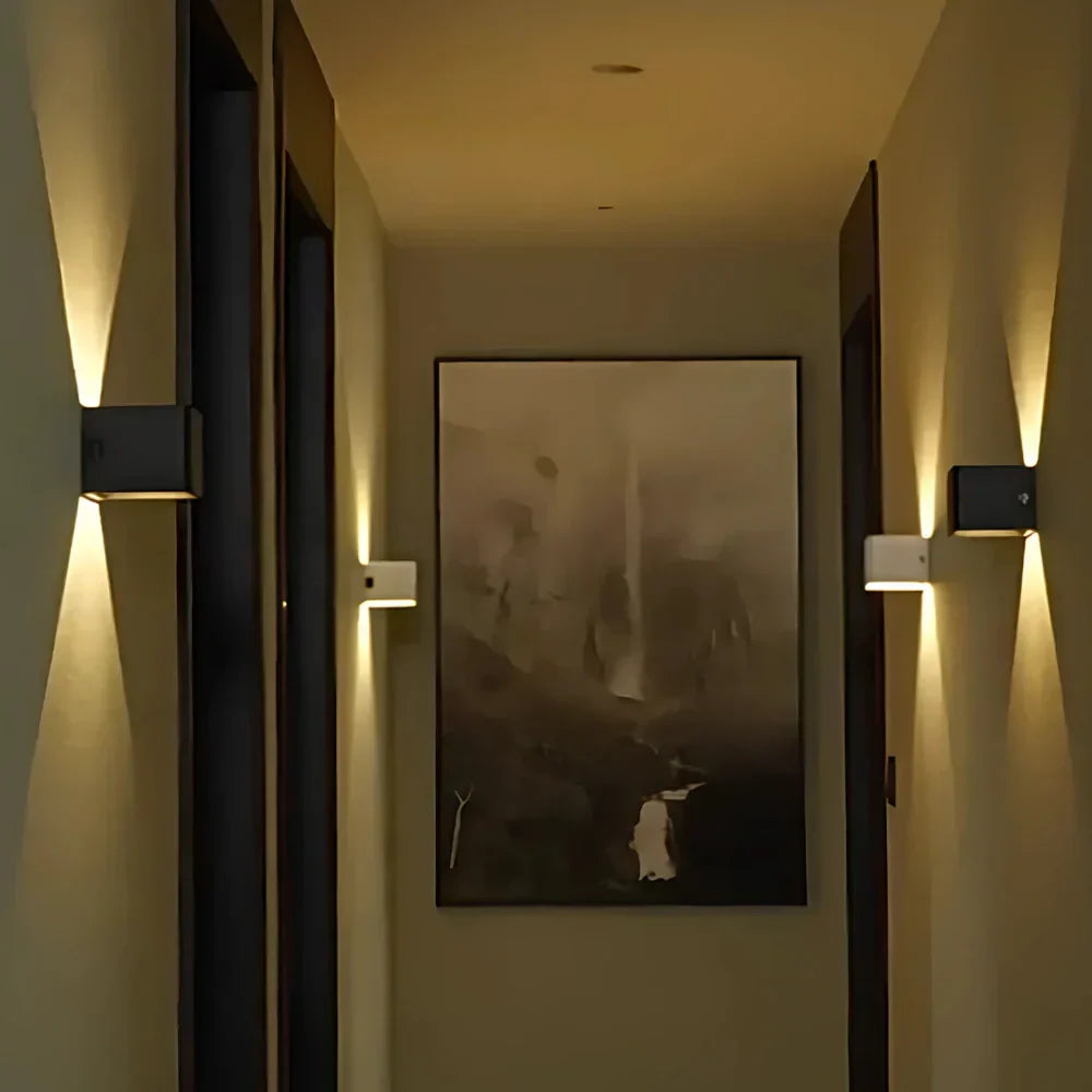 Lampa Ścienna Czarna Aluminium Regulowana Kostka LED