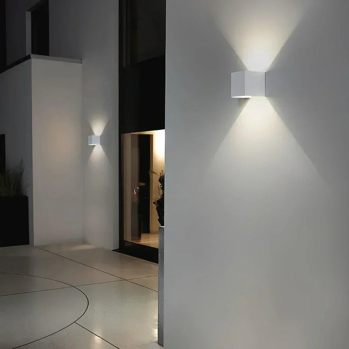Lampa Ścienna Czarna Aluminium Regulowana Kostka LED