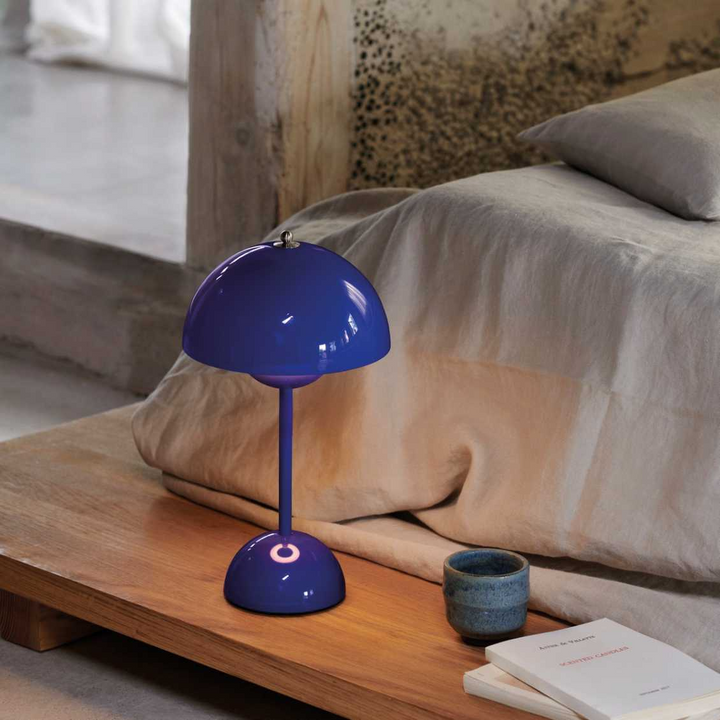 LunarGlow - Lampa biurkowa LED do nowoczesnych wnętrz